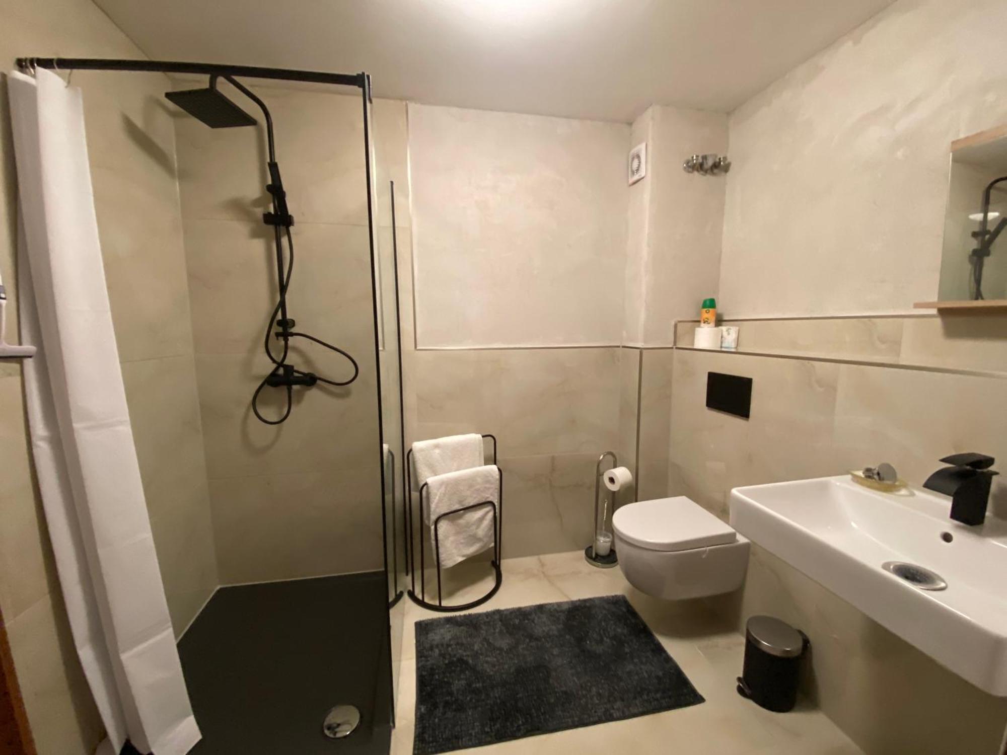 In Saarbruecken Stadtnahe Gemuetliche Wohnung Am Deutsch-Franzoesischen Garten エクステリア 写真